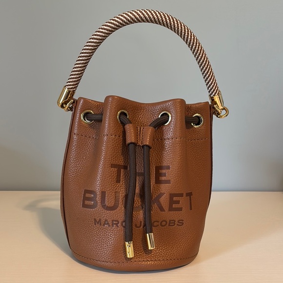 Marc Jacobs Brown Leather Shoulder Bag with Gold Hardware - Picture 2 of 9